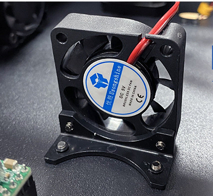 Угловое крепление для вентилятора 40х40мм